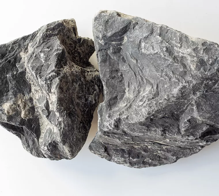 Pierre cassée 80/150 grès noir