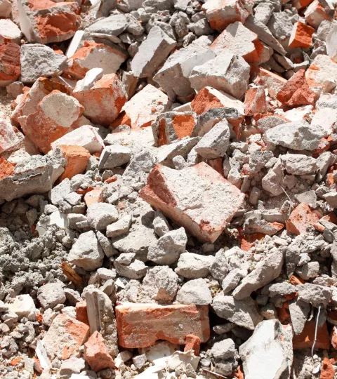 Mélanges bétons, briques, tuiles céramiques